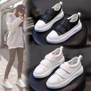 小白鞋女秋季2023新款女士乐福厚底真皮女鞋魔术贴休闲平底单鞋女