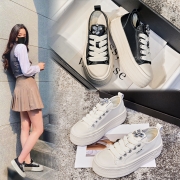 发泡底真皮小白鞋女秋季新款女士厚底增高板鞋休闲女鞋百搭鞋子女